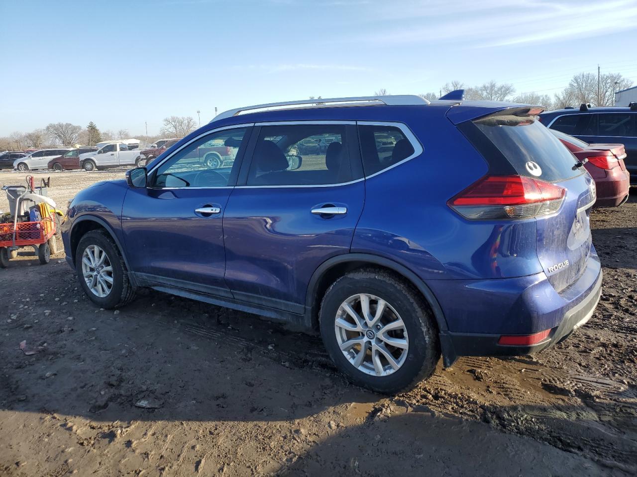 2017 NISSAN ROGUE SV - Фото 2