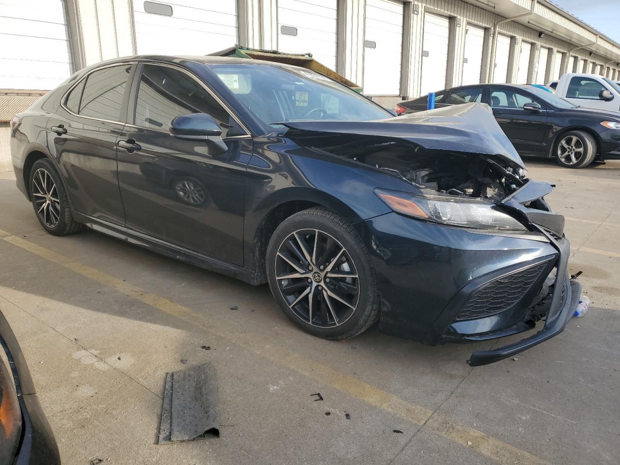 2021 TOYOTA CAMRY SE - Фото 4