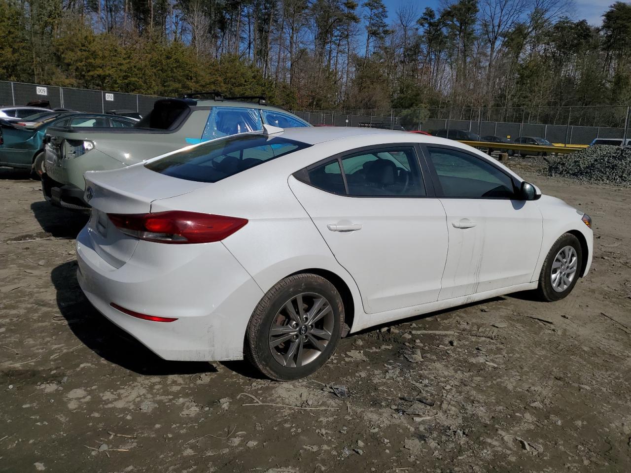 2018 HYUNDAI ELANTRA SE - Image 3