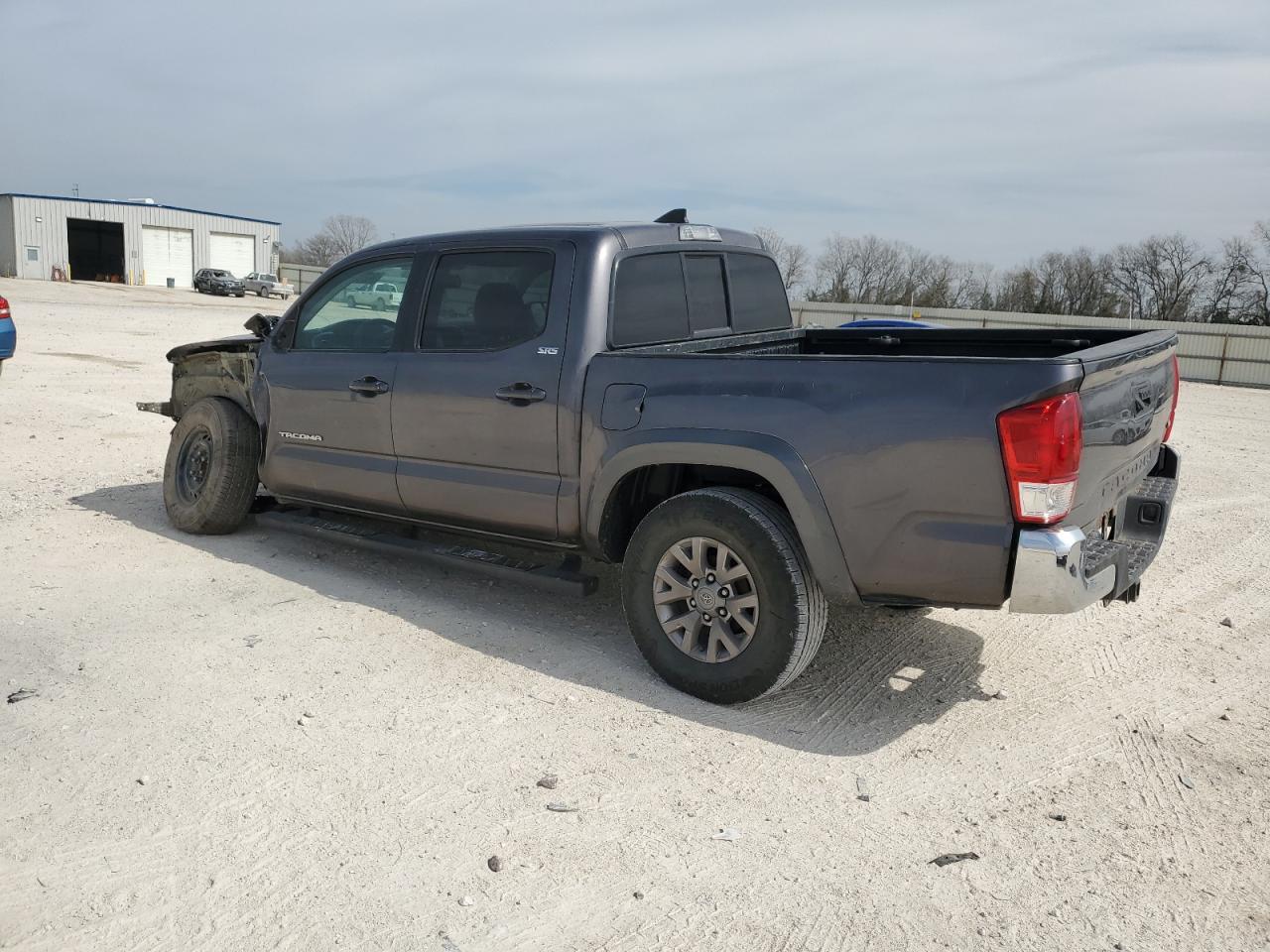 2017 TOYOTA TACOMA DOU - Фото 2