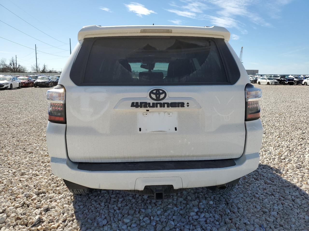 2022 TOYOTA 4RUNNER SR - Фото 6