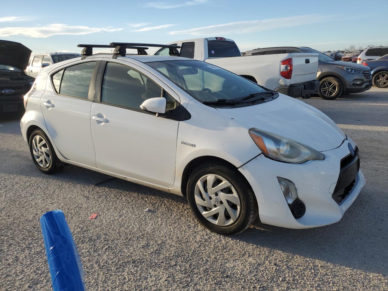 2015 TOYOTA PRIUS C - Image 4