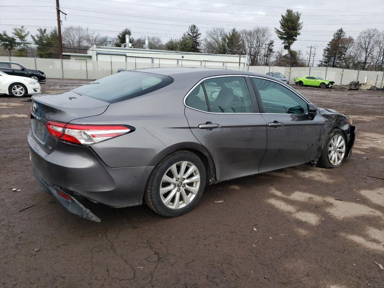 2018 TOYOTA CAMRY L - Фото 3