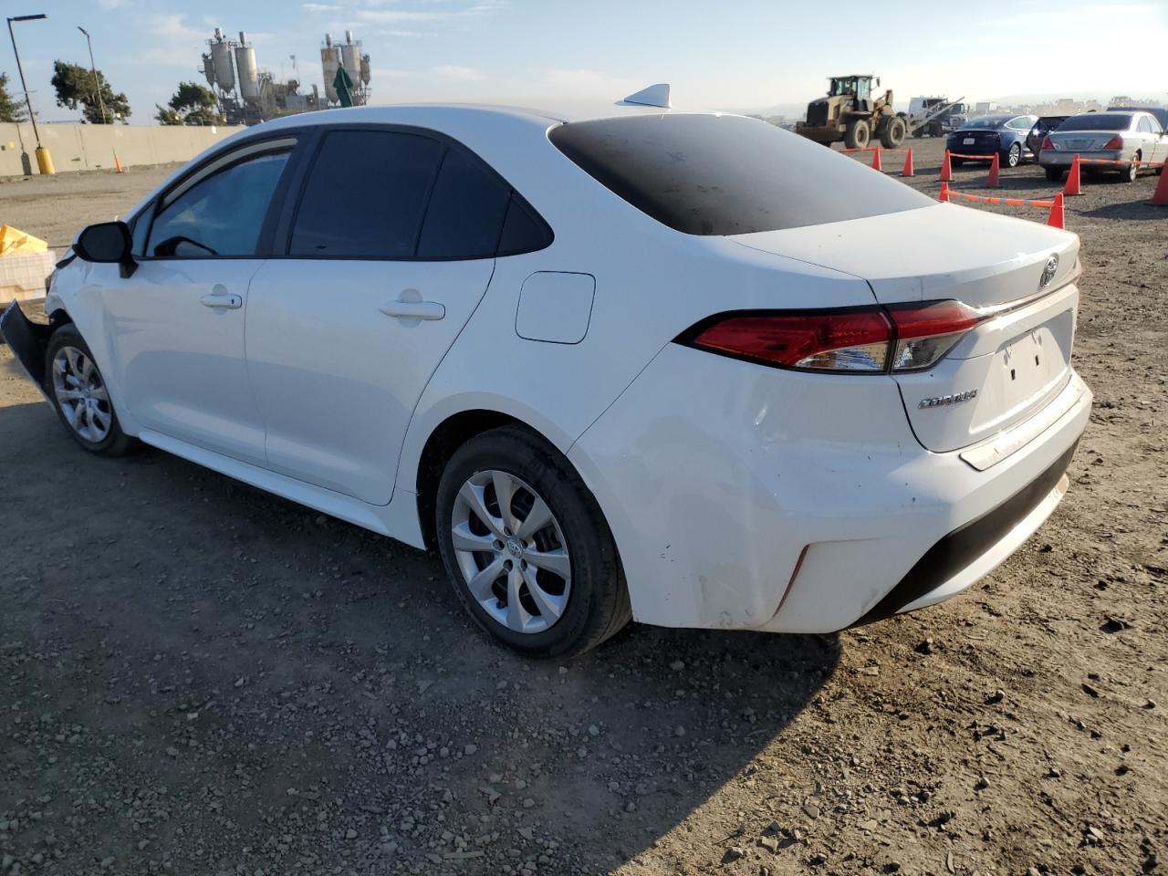 2021 TOYOTA COROLLA LE - Фото 2