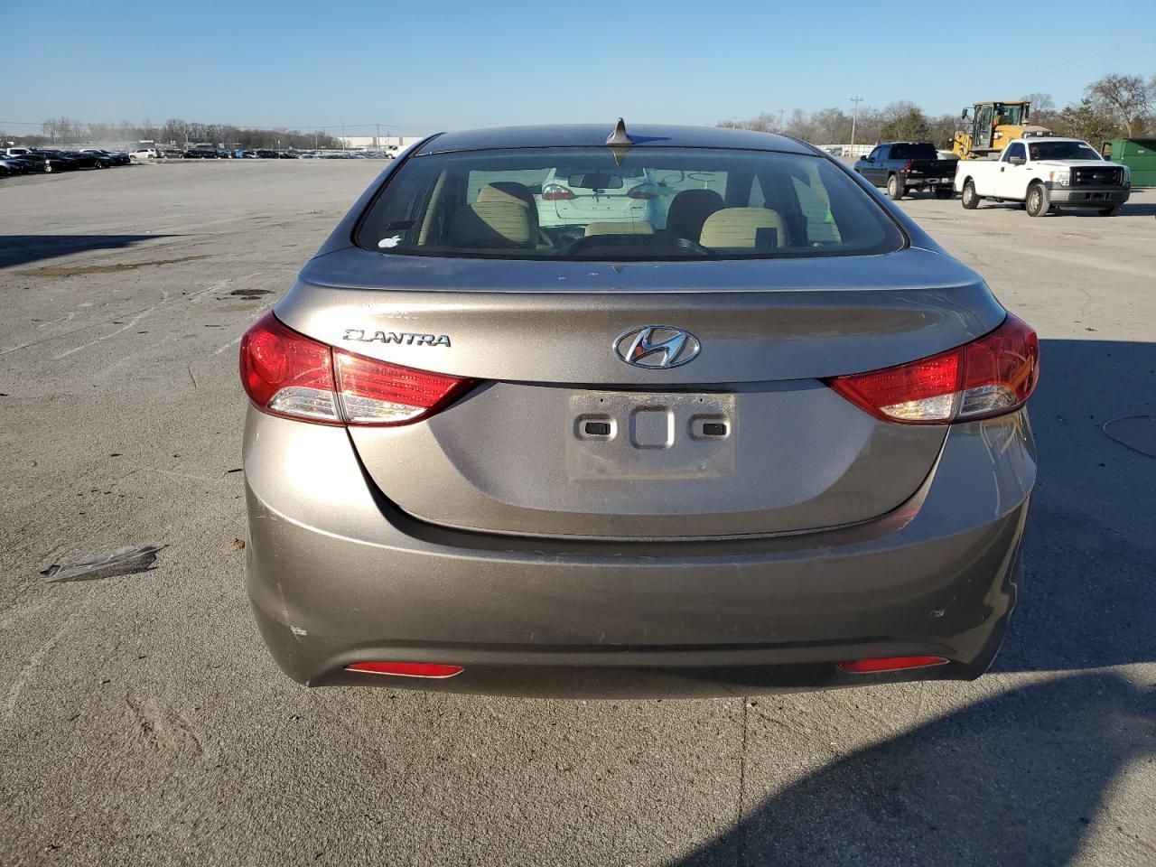 2013 HYUNDAI ELANTRA GL - Image 6