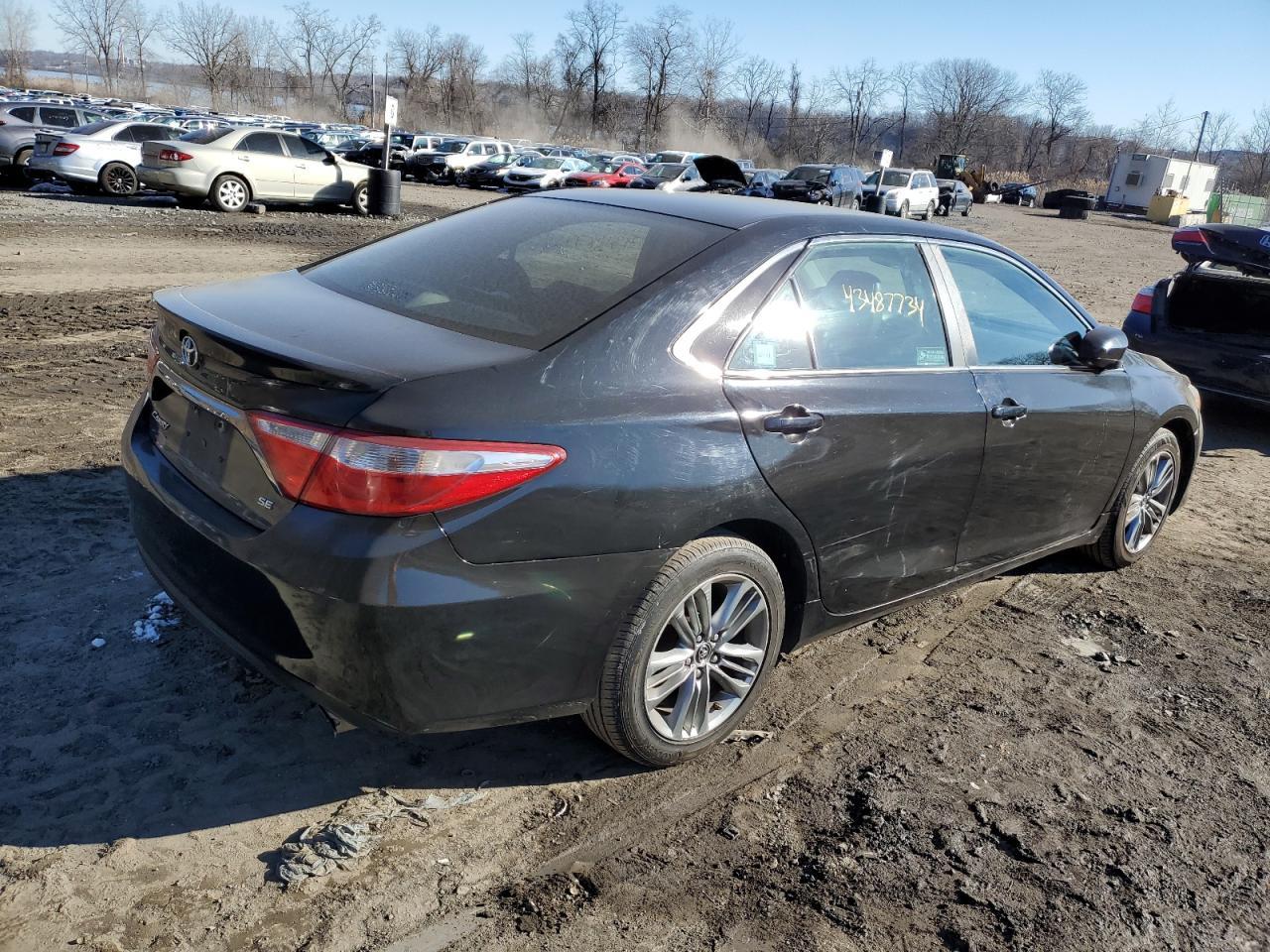 2015 TOYOTA CAMRY LE - Фото 3