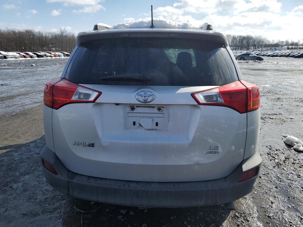 2014 TOYOTA RAV4 LE - Image 6