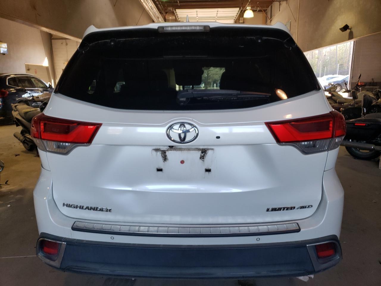 2018 TOYOTA HIGHLANDER - Фото 6