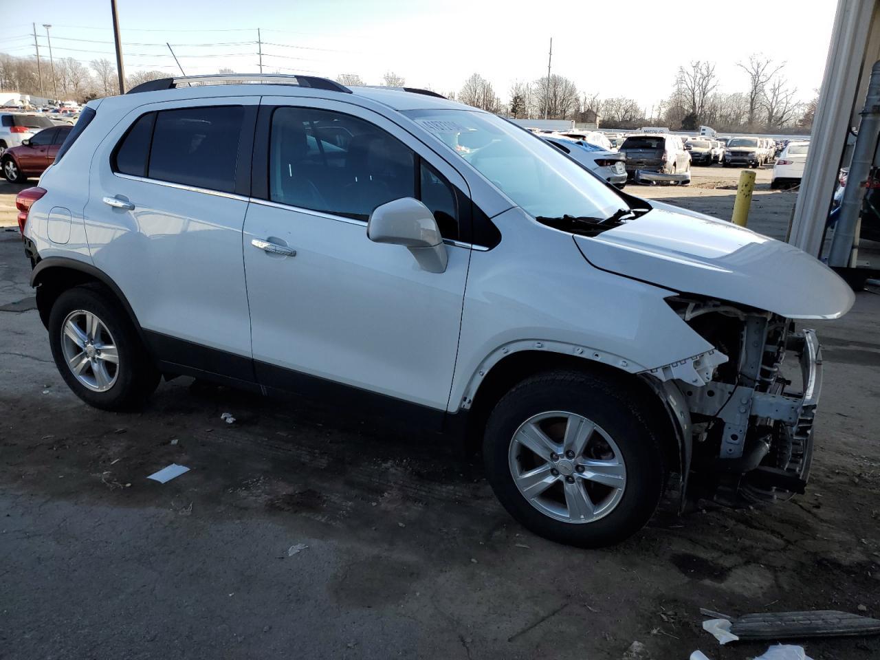 2018 CHEVROLET TRAX 1LT - Image 4