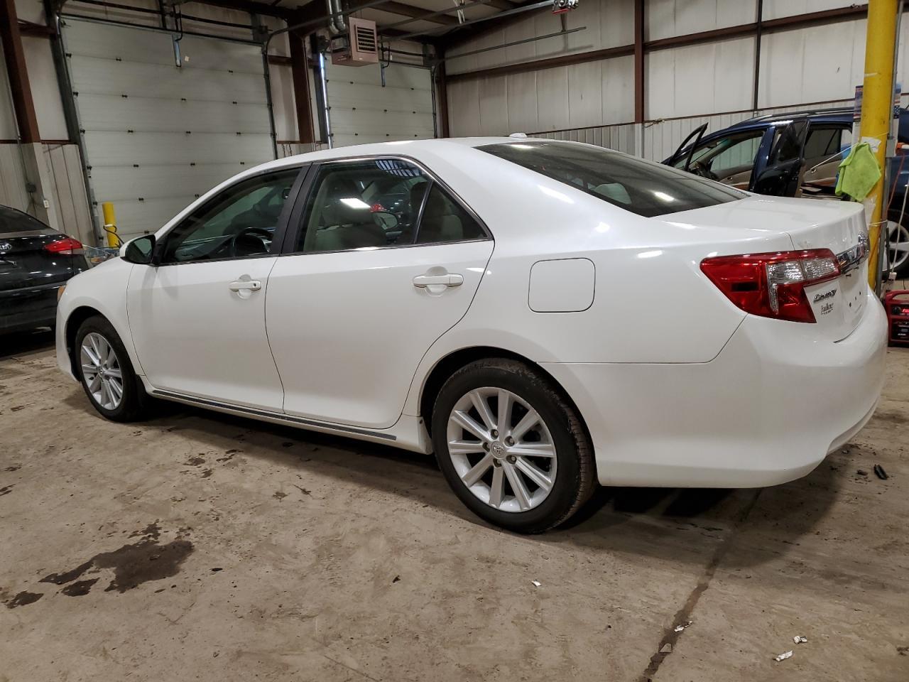 2014 TOYOTA CAMRY L - Фото 2