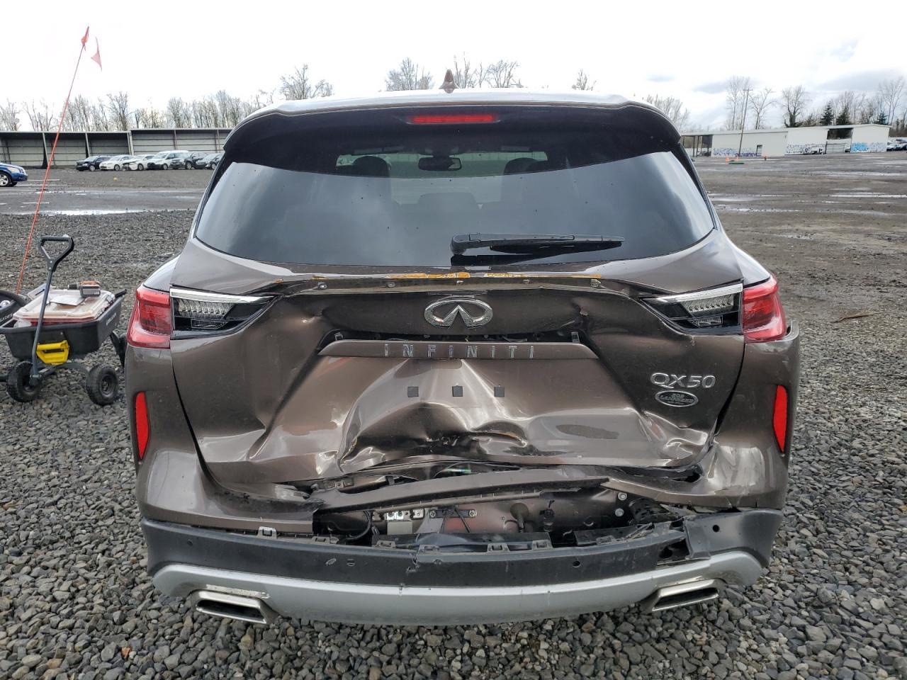 2019 INFINITI QX50 ESSEN - Image 6