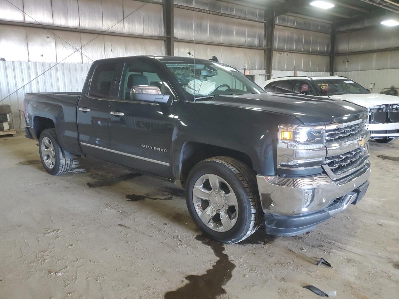 2017 CHEVROLET SILVERADO - Image 4