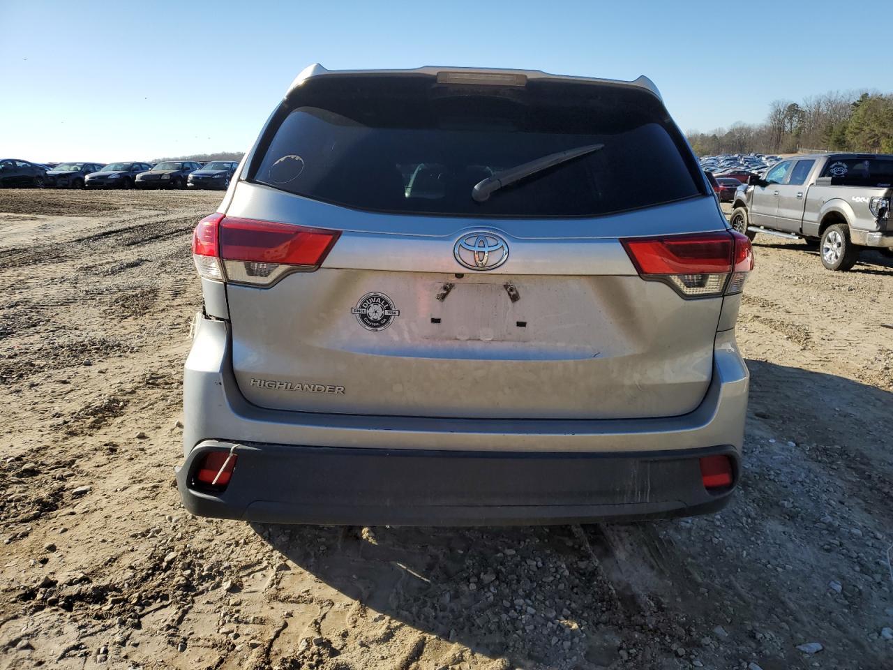2018 TOYOTA HIGHLANDER - Image 6