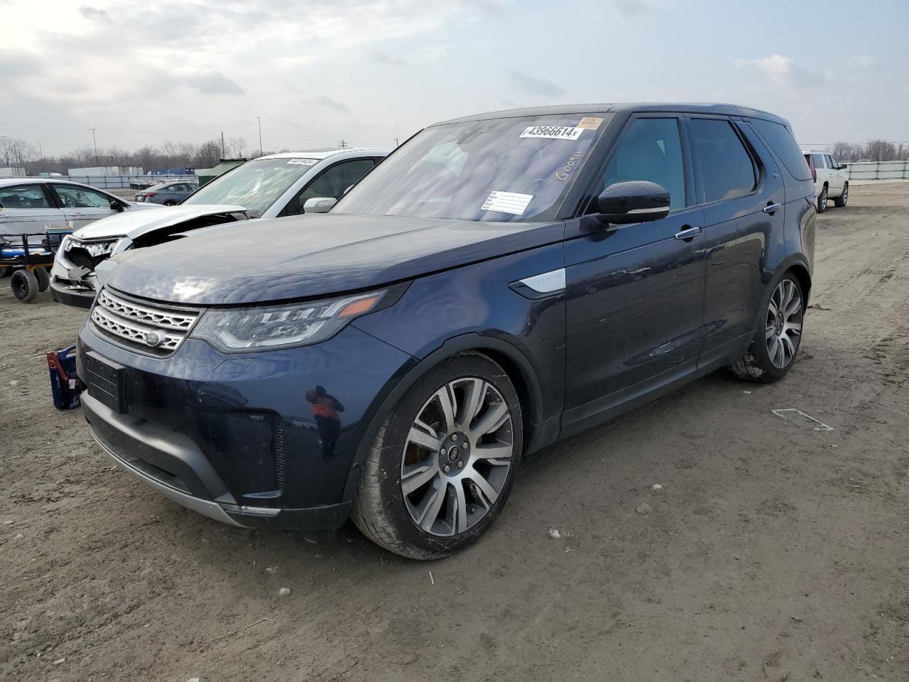 2017 LAND ROVER DISCOVERY car image