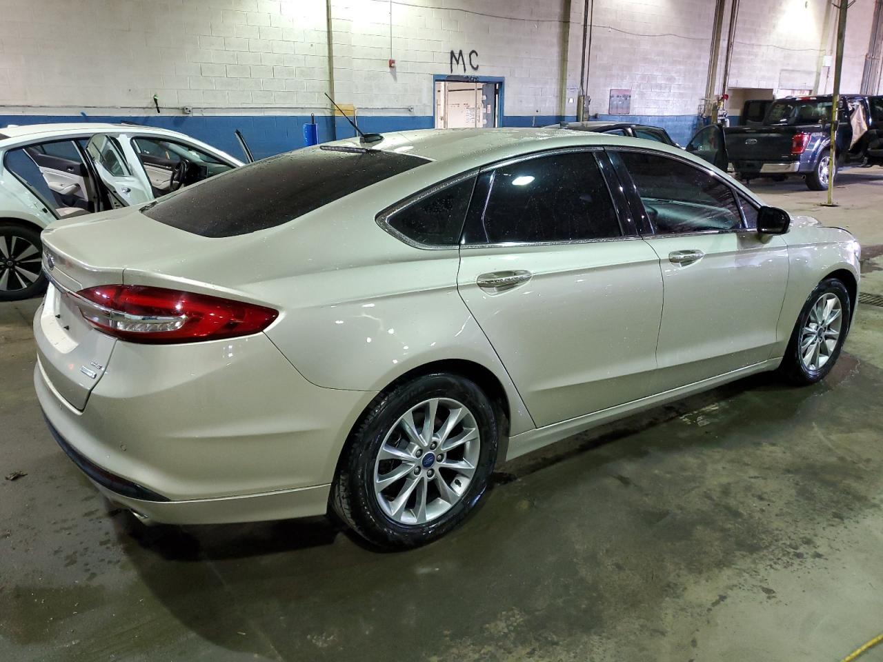 2017 FORD FUSION SE - Фото 3