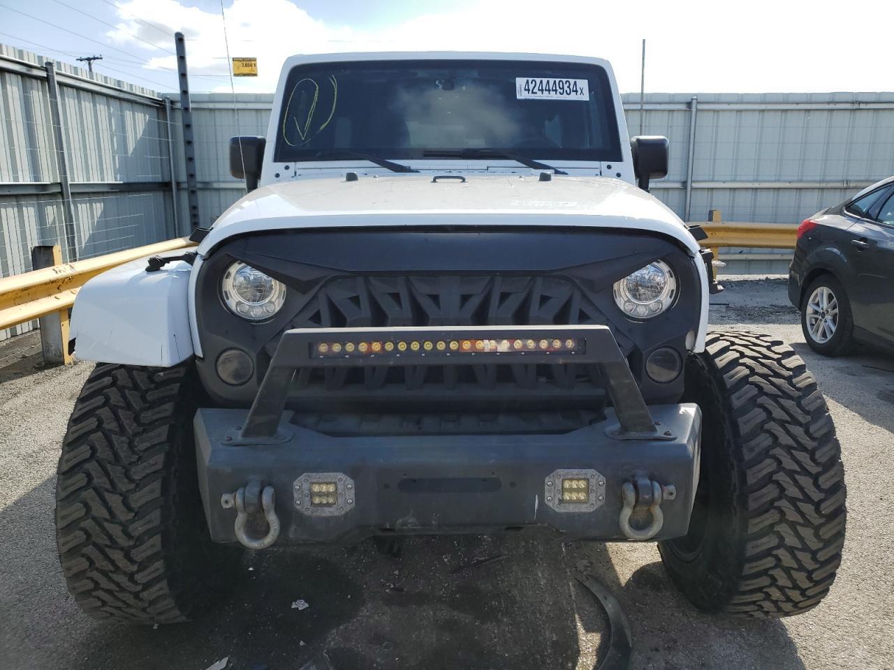 2017 JEEP WRANGLER U - Image 5