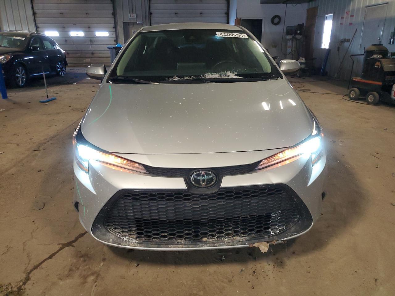 2021 TOYOTA COROLLA LE - Фото 5