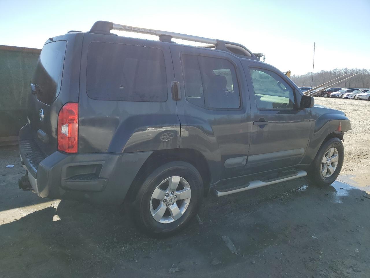 2013 NISSAN XTERRA X - Image 3