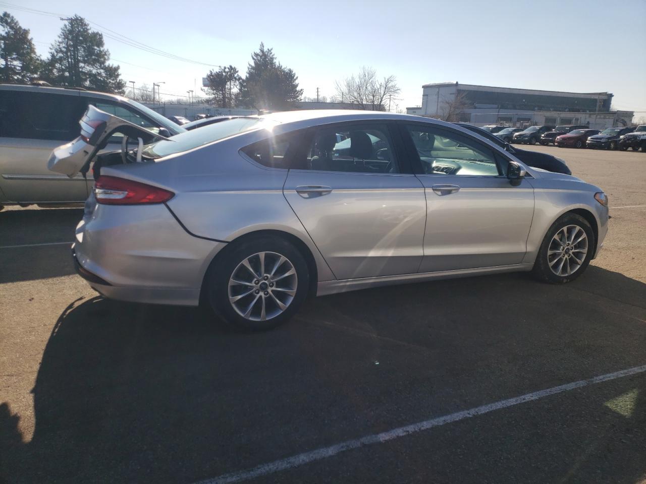 2017 FORD FUSION SE - Image 3