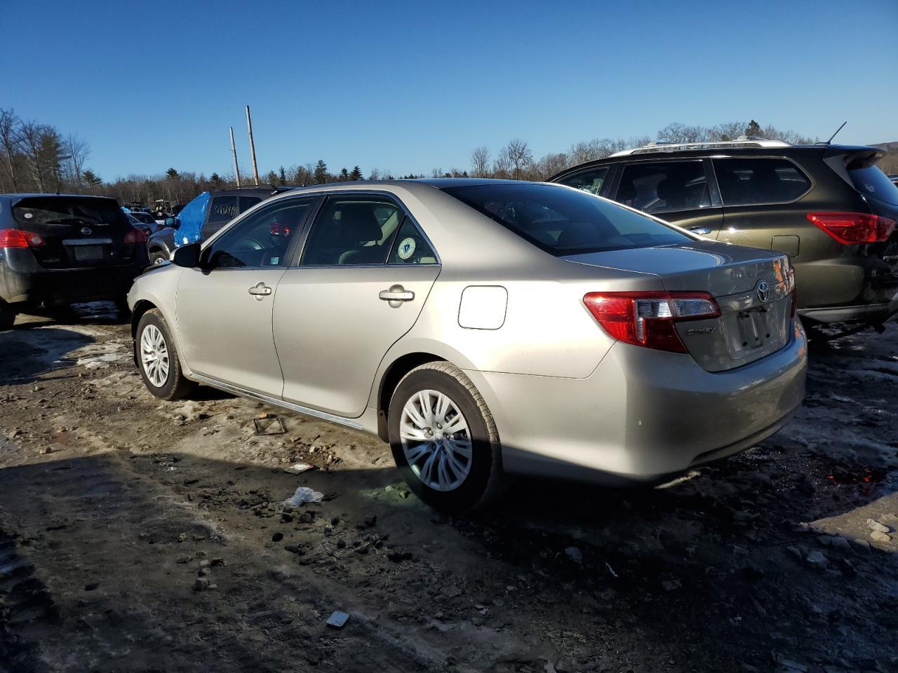 2014 TOYOTA CAMRY L - Фото 2