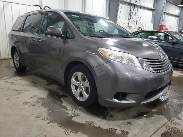 2016 Toyota Sienna Le - Image 4