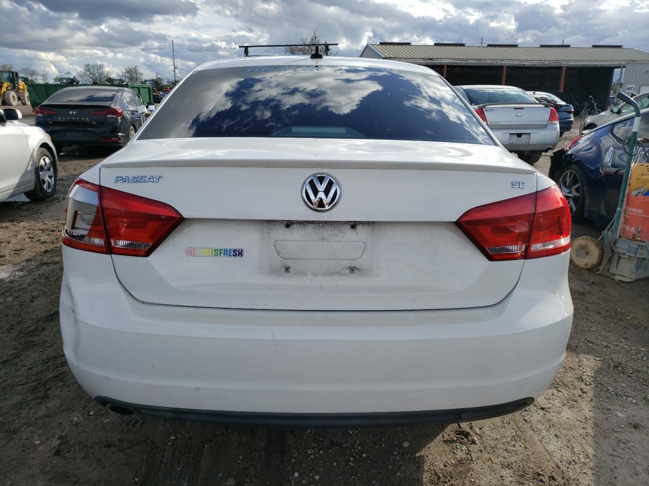 2013 VOLKSWAGEN PASSAT SE - Фото 6