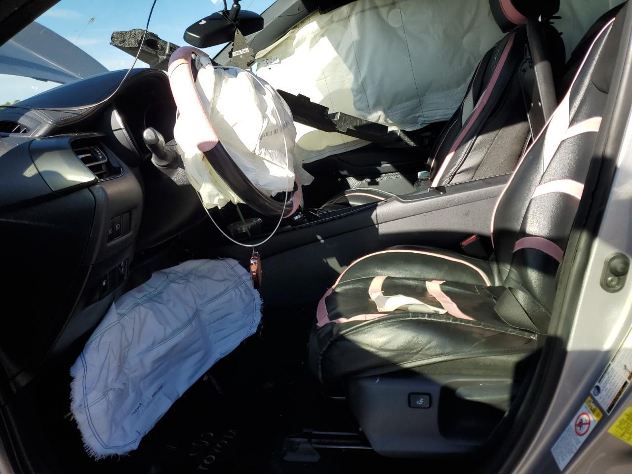 2018 TOYOTA C-HR XLE - Фото 7