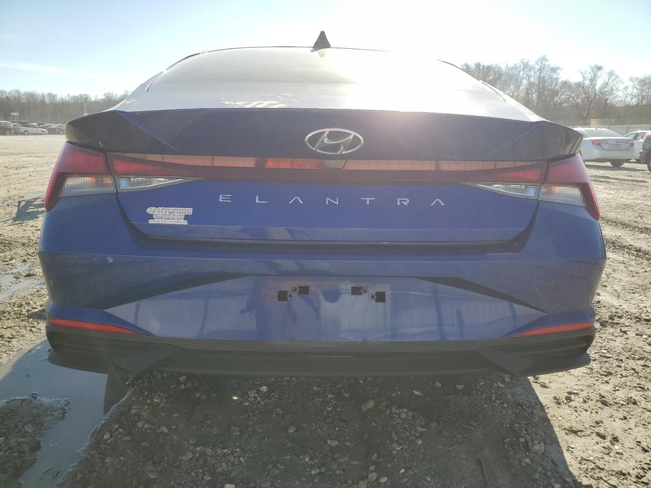 2023 HYUNDAI ELANTRA SE - Фото 6