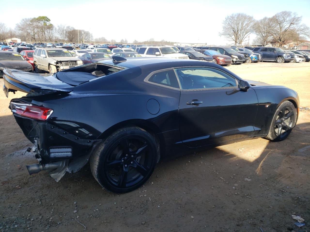 2018 CHEVROLET CAMARO LT - Image 3
