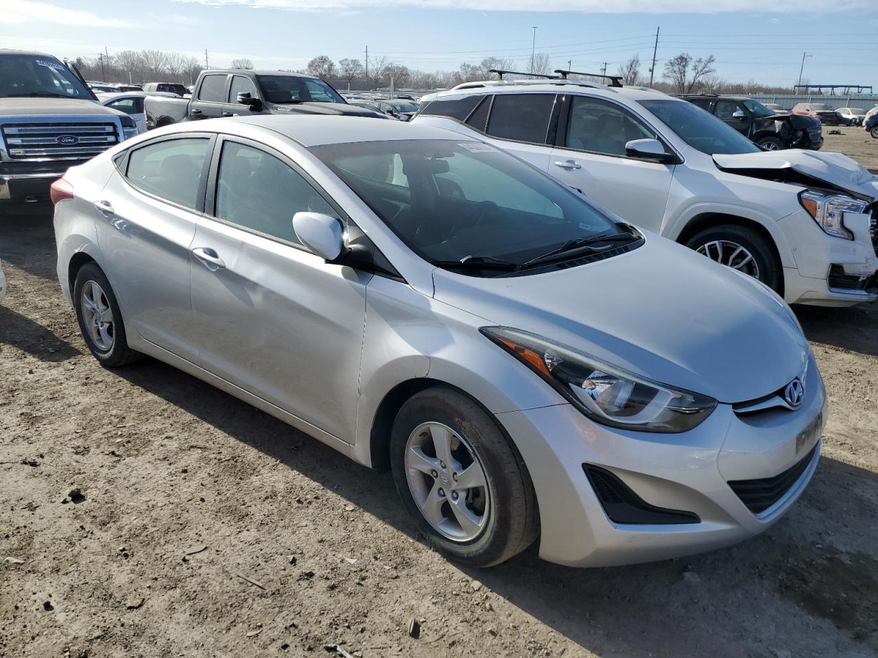 2015 HYUNDAI ELANTRA SE - Image 4