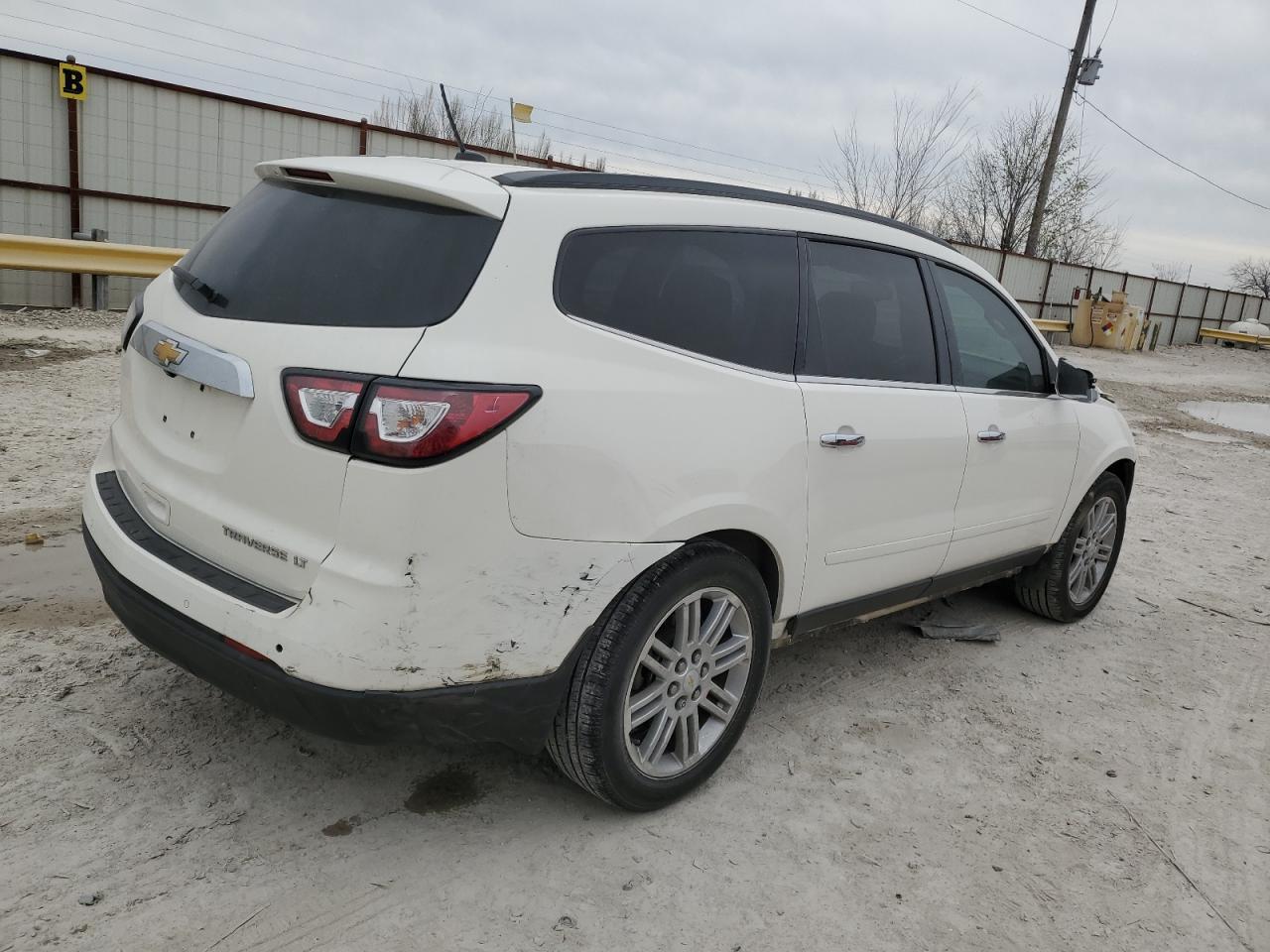 2015 CHEVROLET TRAVERSE L - Image 3