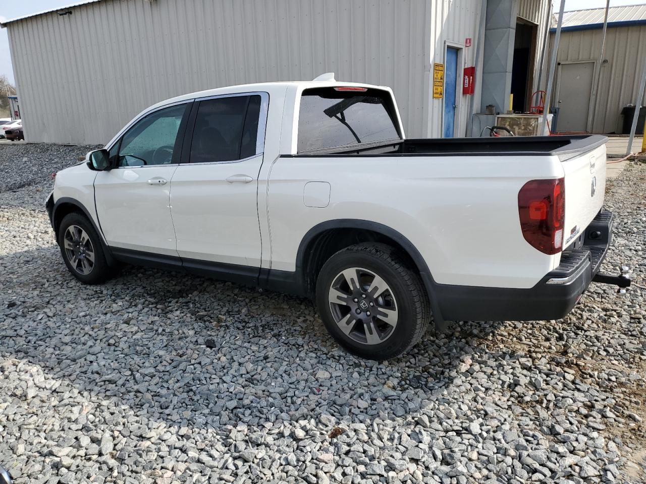 2017 HONDA RIDGELINE - Фото 2