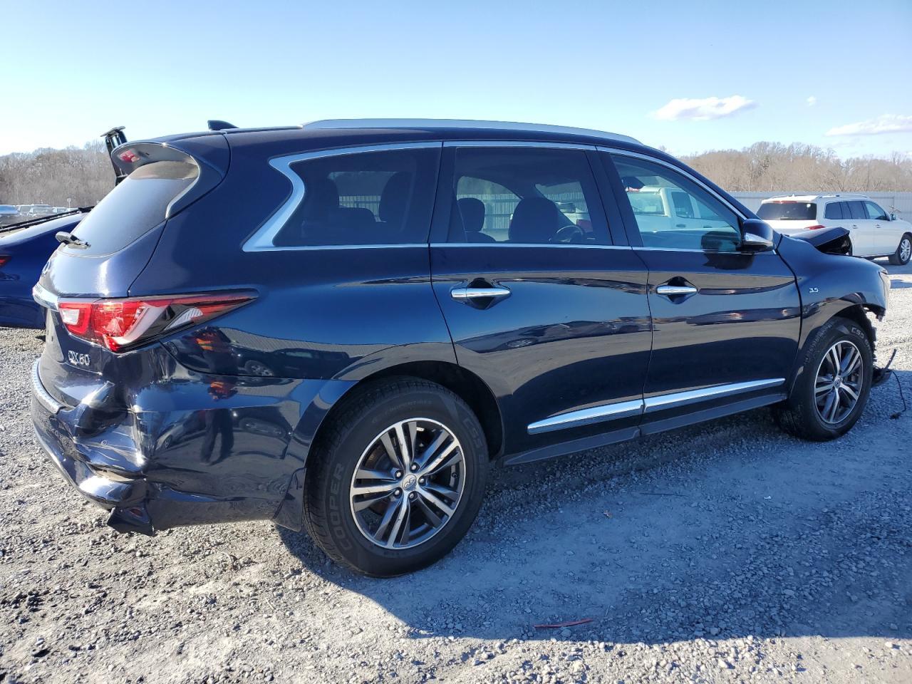 2017 INFINITI QX60 - Image 3