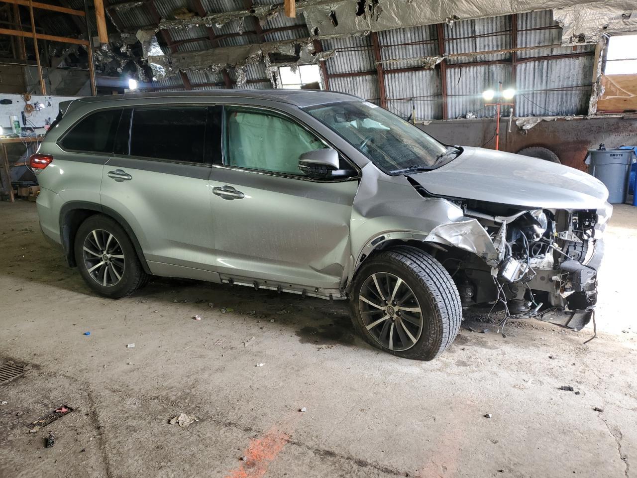 2018 TOYOTA HIGHLANDER - Image 4