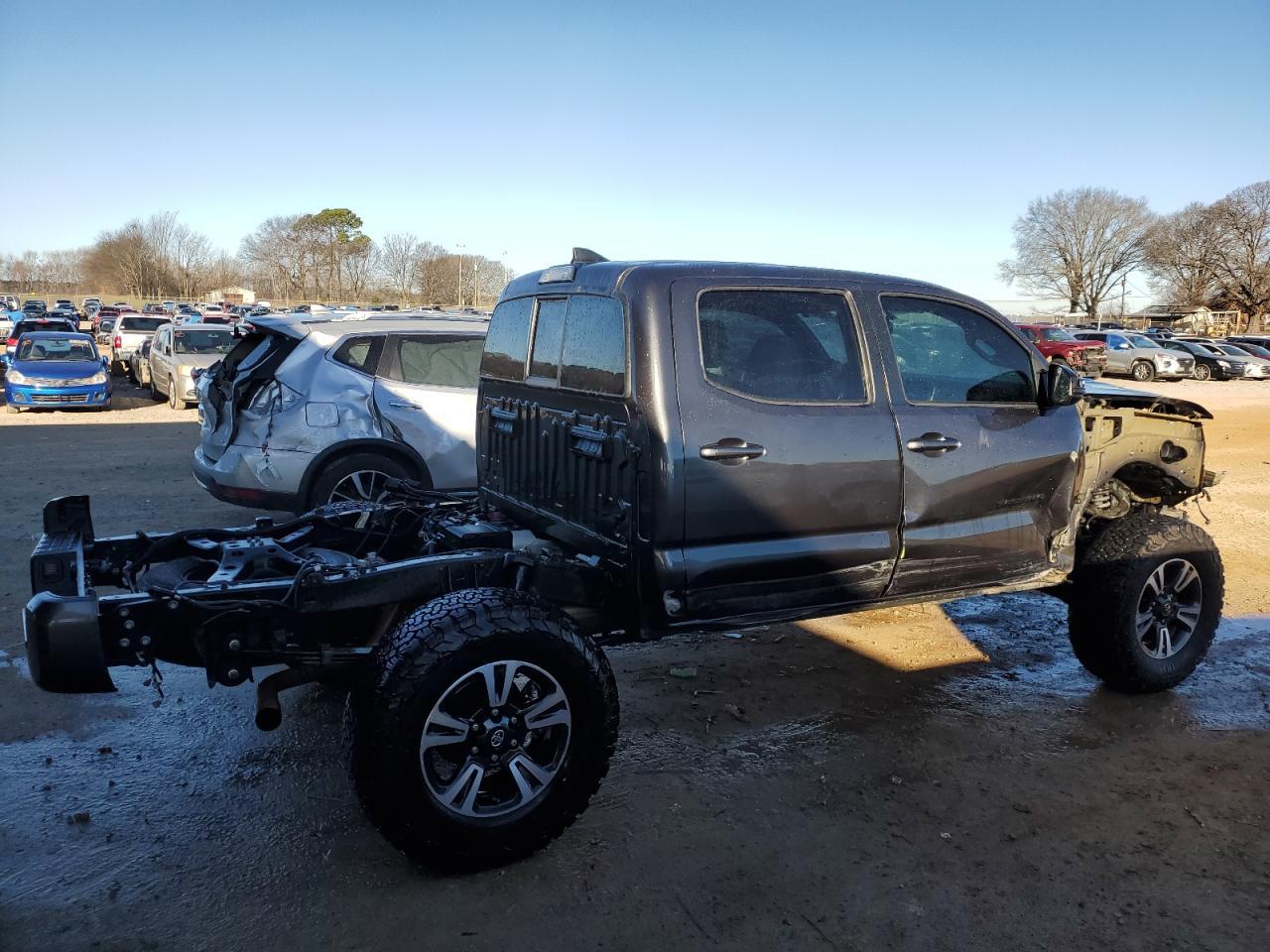 2016 TOYOTA TACOMA DOU - Фото 3