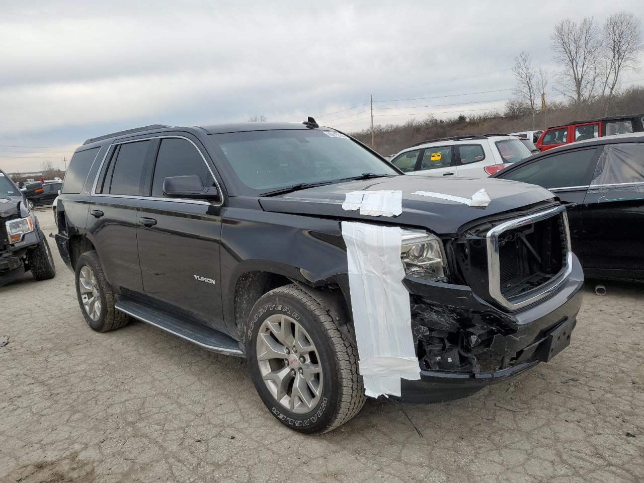 2016 GMC YUKON SLE - Фото 4