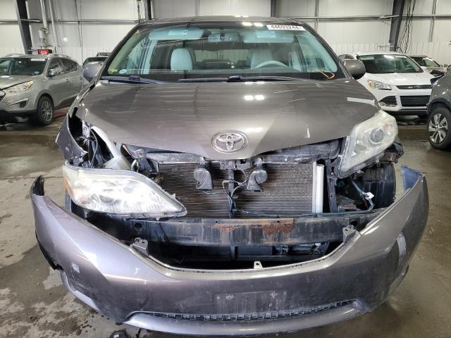 2012 Toyota Sienna Xle - Image 5