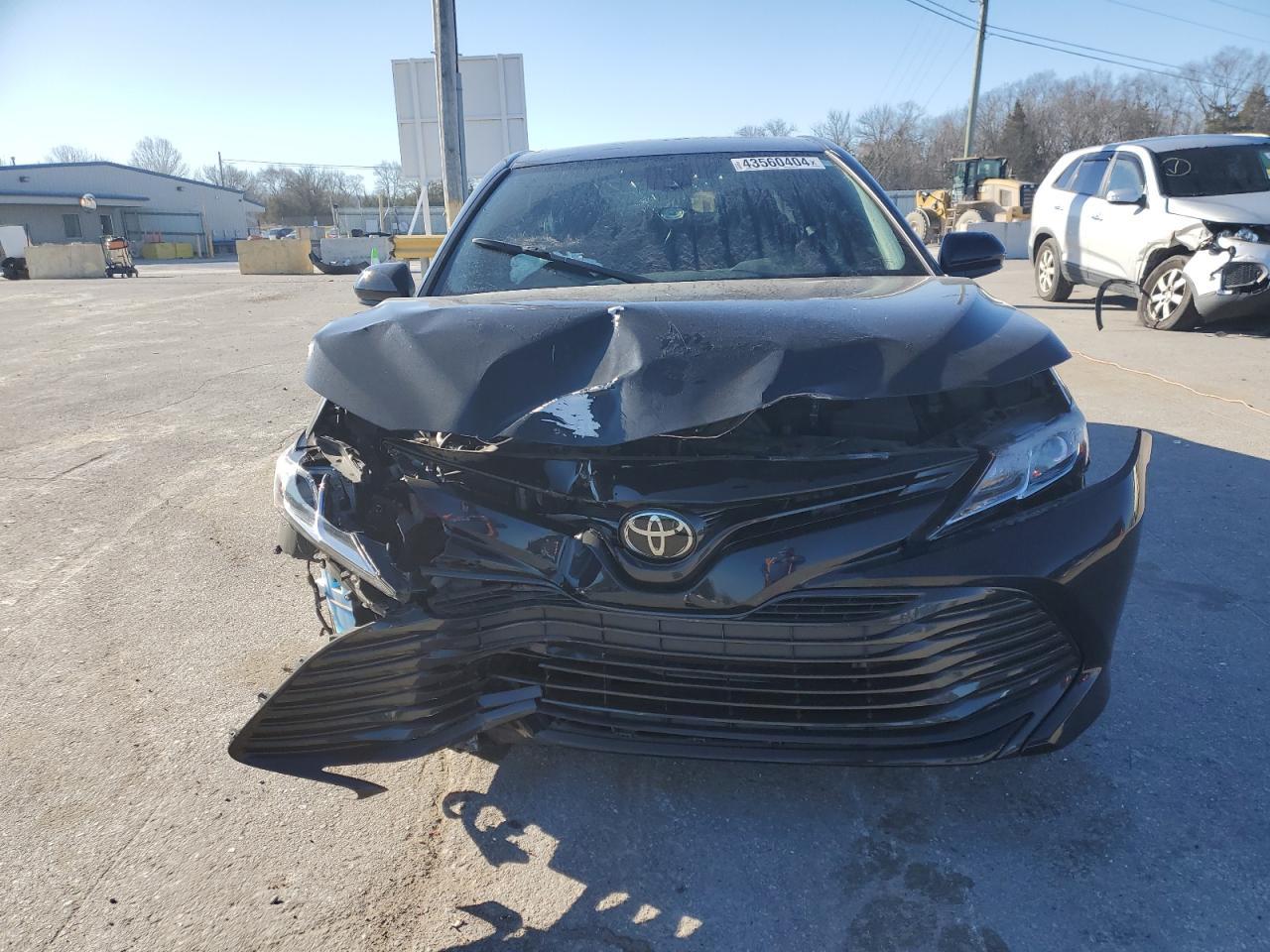 2020 TOYOTA CAMRY LE - Фото 5
