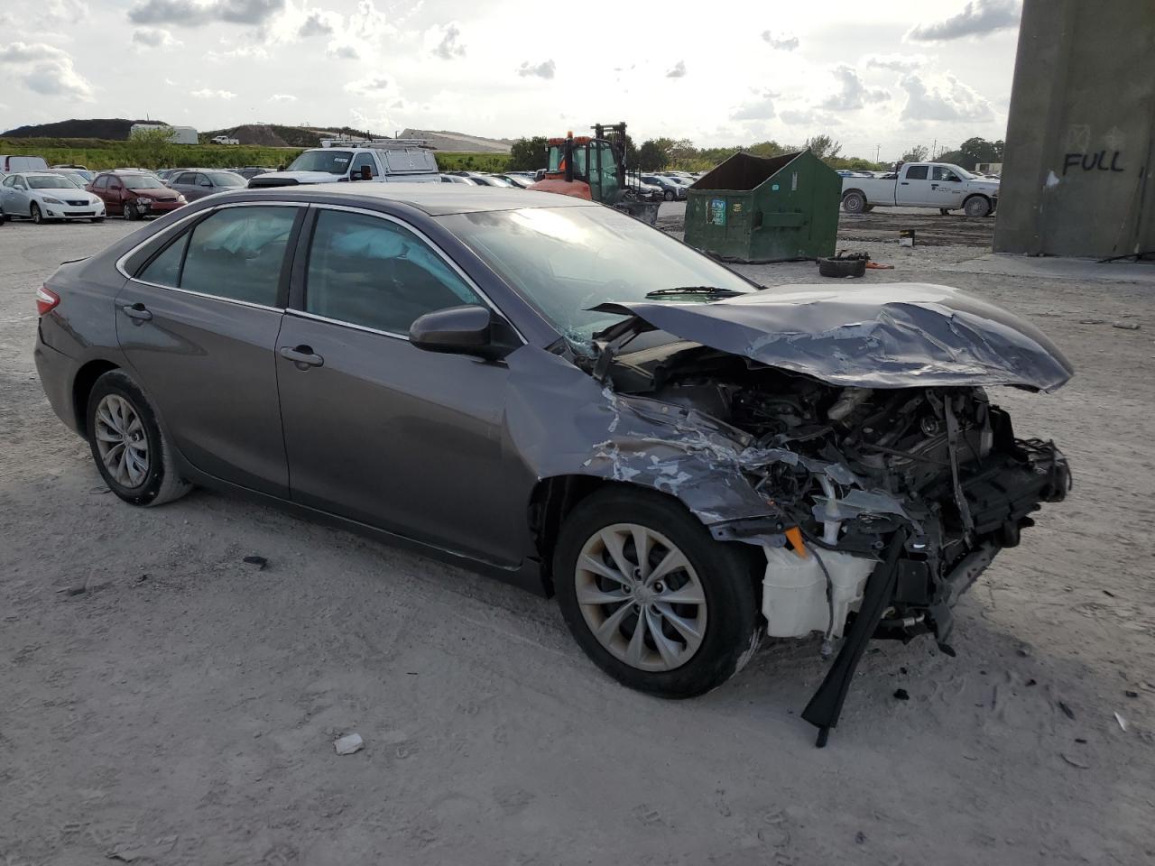 2016 TOYOTA CAMRY LE - Фото 4