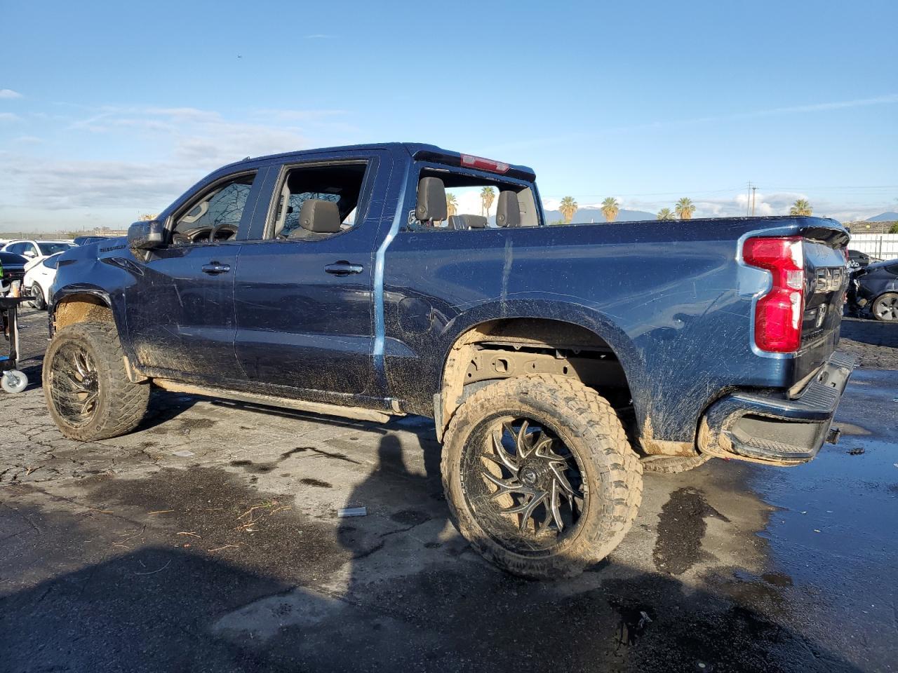 2021 CHEVROLET SILVERADO - Фото 2