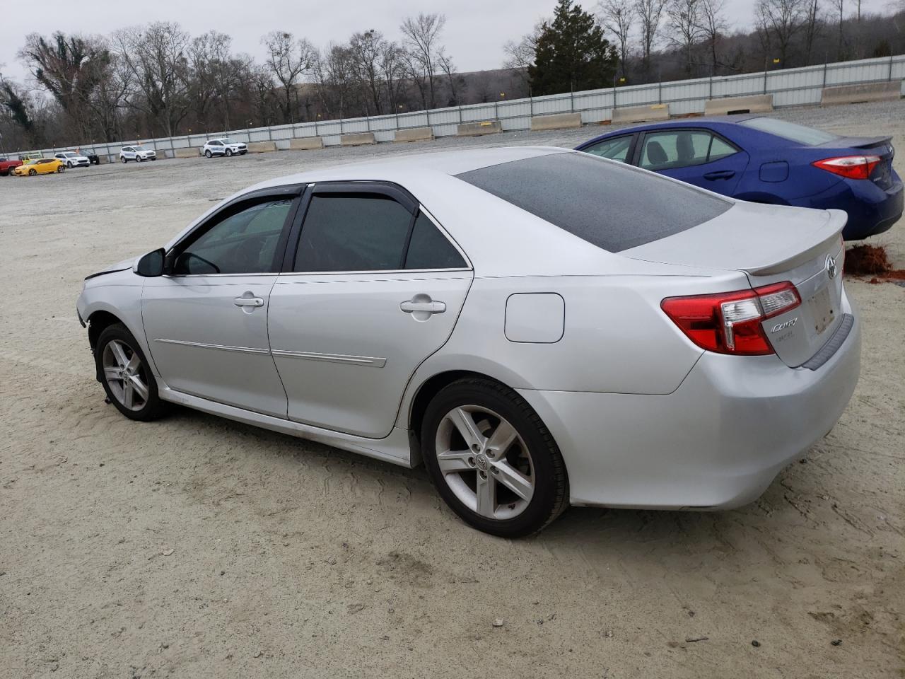 2013 TOYOTA CAMRY L - Фото 2