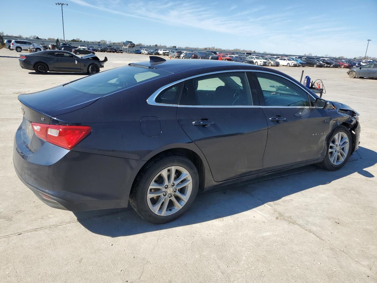 2017 CHEVROLET MALIBU LT - Image 3