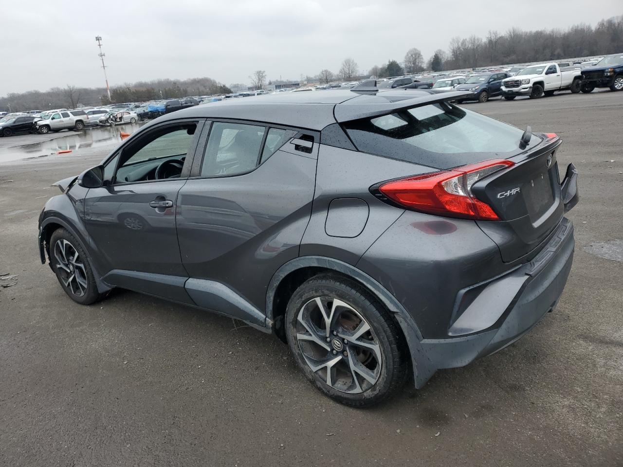 2018 TOYOTA C-HR XLE - Фото 2