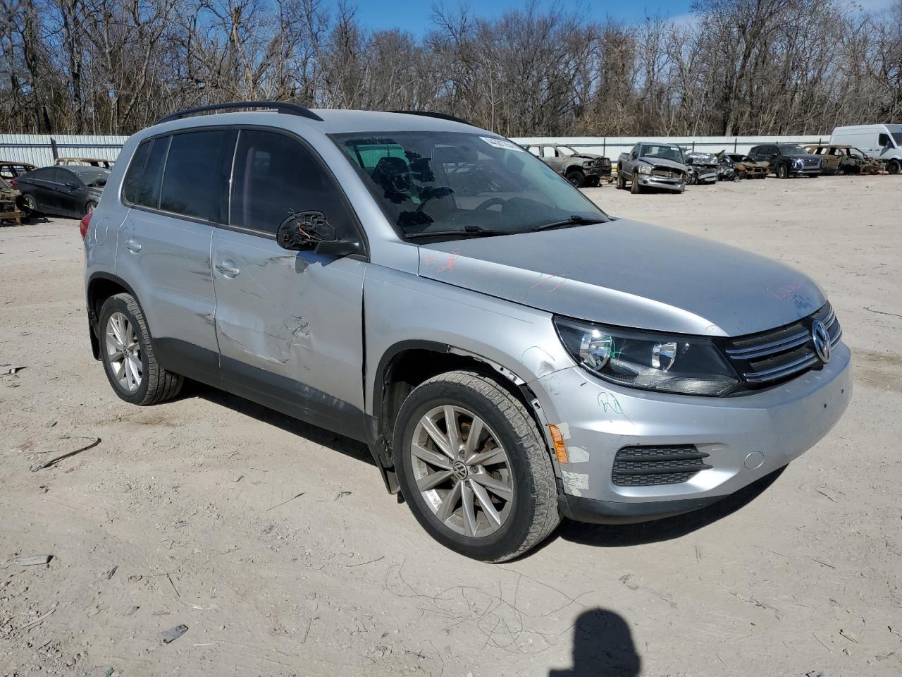 2015 VOLKSWAGEN TIGUAN S - Фото 4