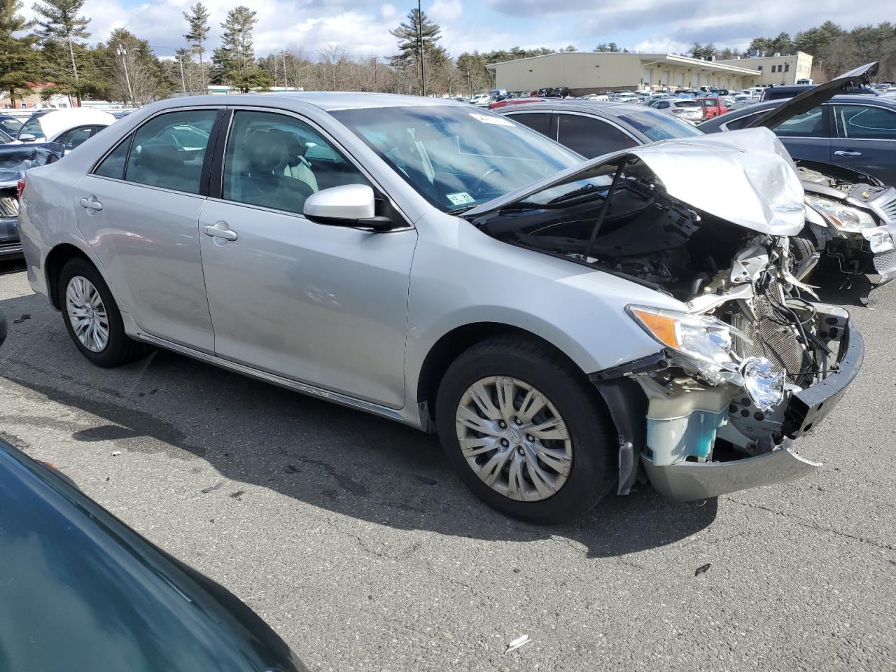 2014 TOYOTA CAMRY L - Image 4