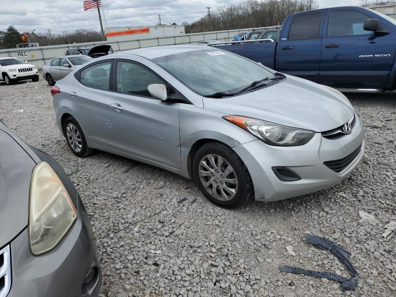 2011 HYUNDAI ELANTRA GL - Image 4