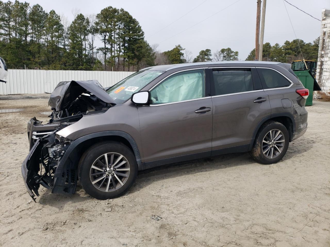 2019 TOYOTA HIGHLANDER car image