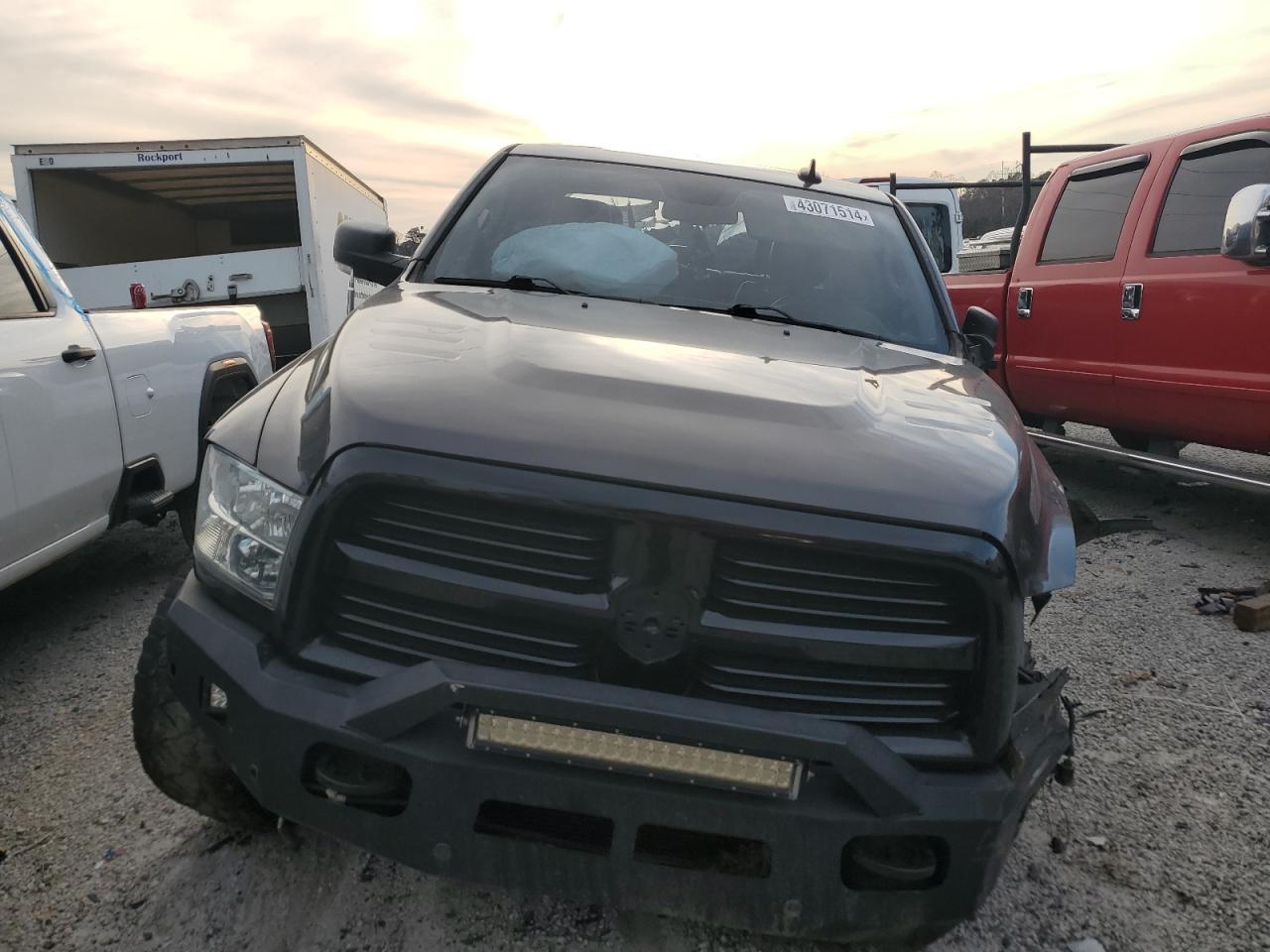 2017 RAM 2500 SLT - Image 5