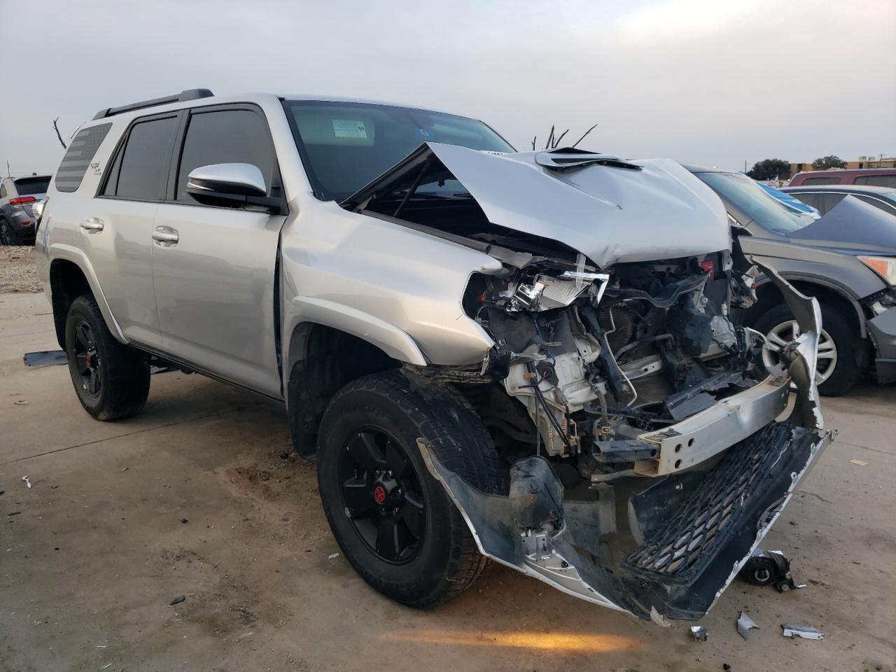 2017 TOYOTA 4RUNNER SR - Image 4
