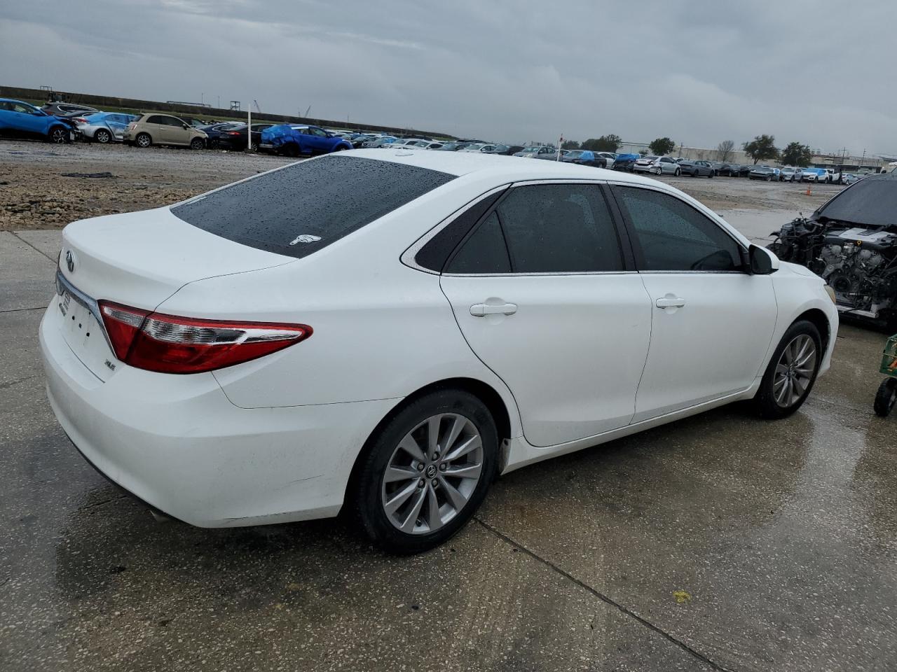 2017 TOYOTA CAMRY LE - Фото 3